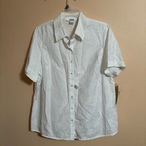 NWT 18W ALIA Floral button up White blouse w collar